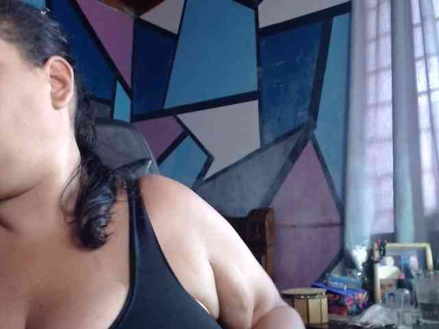 beautifulchubbyqueen webcam