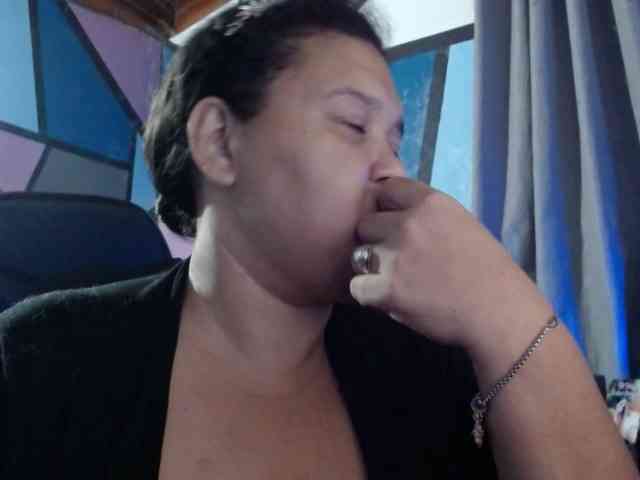 beautifulchubbyqueen webcam