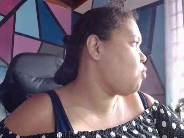 beautifulchubbyqueen webcam