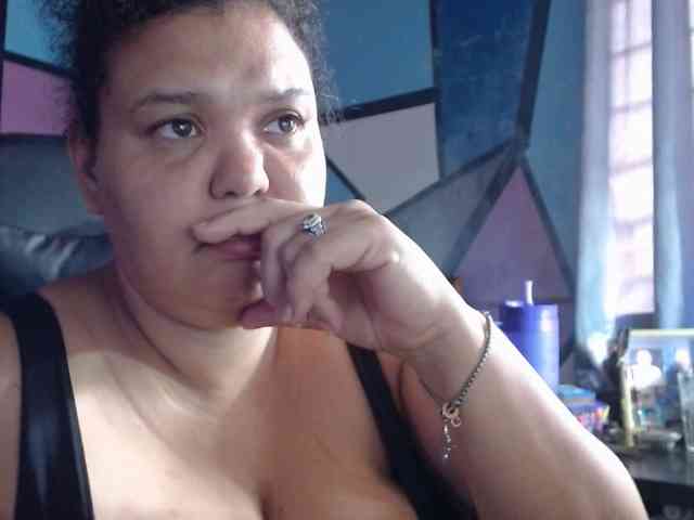 beautifulchubbyqueen webcam