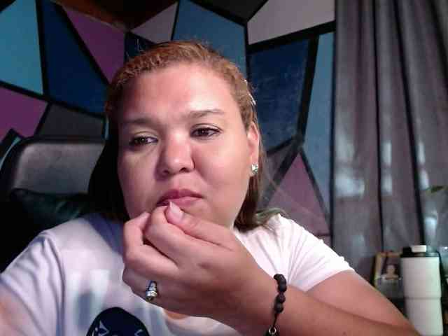 beautifulchubbyqueen webcam