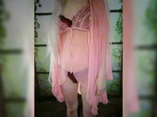 Kuca's BongaCams show and profile