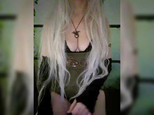 Kuca's BongaCams show and profile