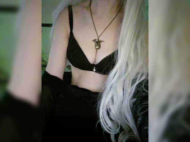 Kuca's BongaCams show and profile