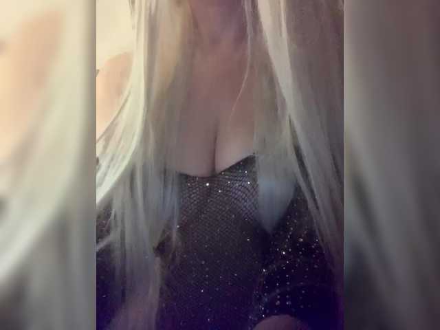 Kuca's BongaCams show and profile