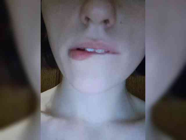 Moonlitmiragea webcam