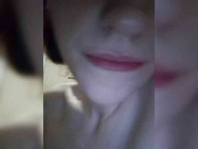 Moonlitmiragea webcam