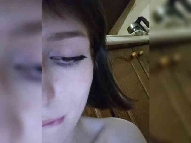 Moonlitmiragea webcam