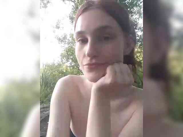 Moonlitmiragea webcam