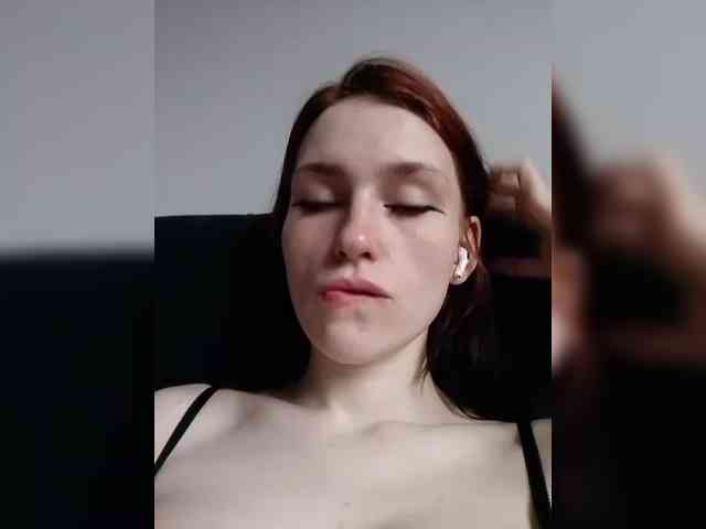 Moonlitmiragea webcam