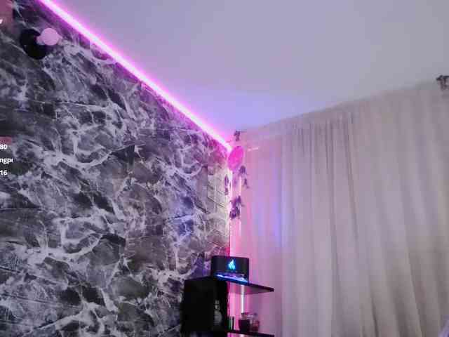 TamaraWaxx webcam