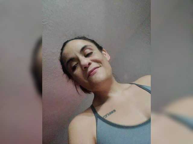 le modèle WAP00 est en webcam porno dans un show sur le site bongacams, il possède les tags suivants: Latino/Hispanic,Brunette,Shaved