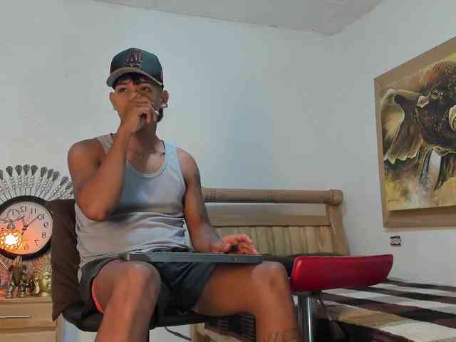 mr-stiven1 Live Webcam on BongaCams