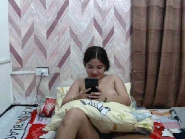 Kira-Rosse201 webcam