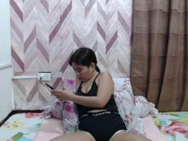 Kira-Rosse201 webcam