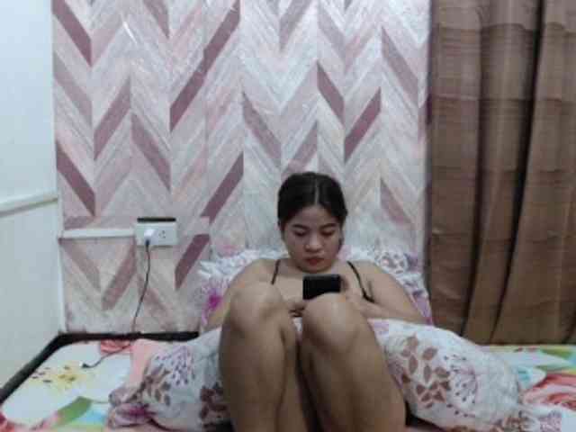 Kira-Rosse201 webcam