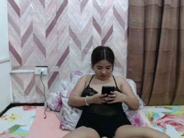 Kira-Rosse201 webcam