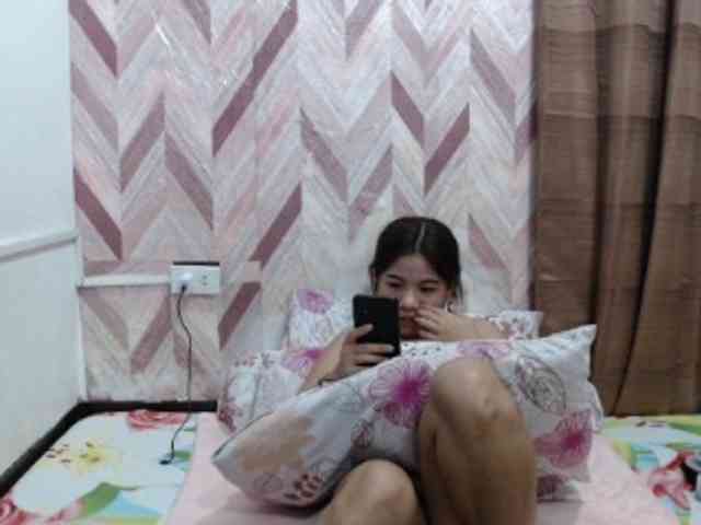 Kira-Rosse201 webcam