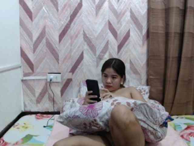 Kira-Rosse201 webcam