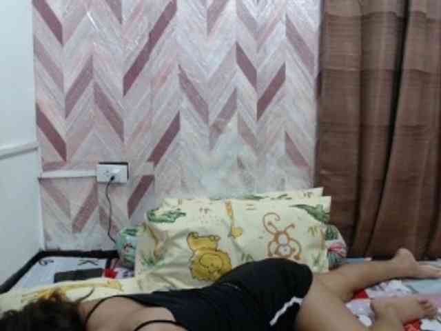 Kira-Rosse201 webcam