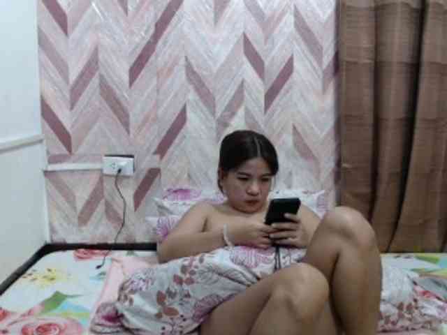 Kira-Rosse201 webcam