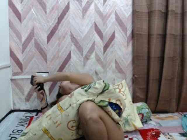 Kira-Rosse201 webcam