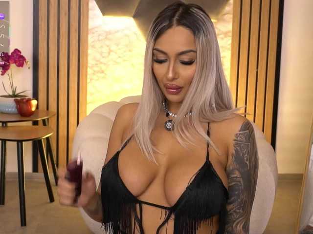 AmberGolden's BongaCams show and profile