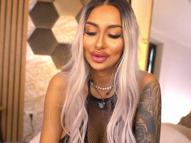 AmberGolden's BongaCams show and profile