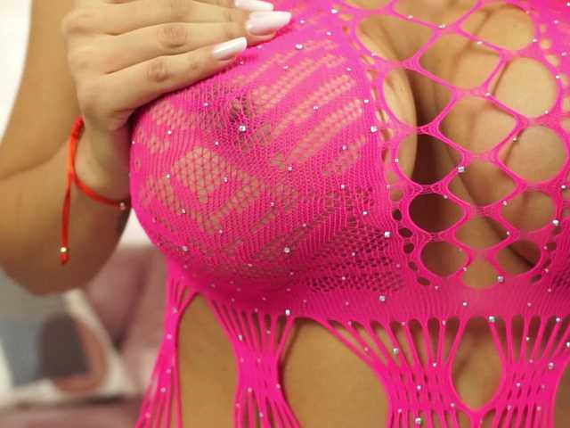 AmberGolden's BongaCams show and profile