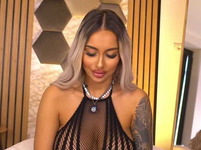 AmberGolden's BongaCams show and profile