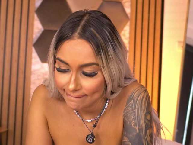 AmberGolden's BongaCams show and profile