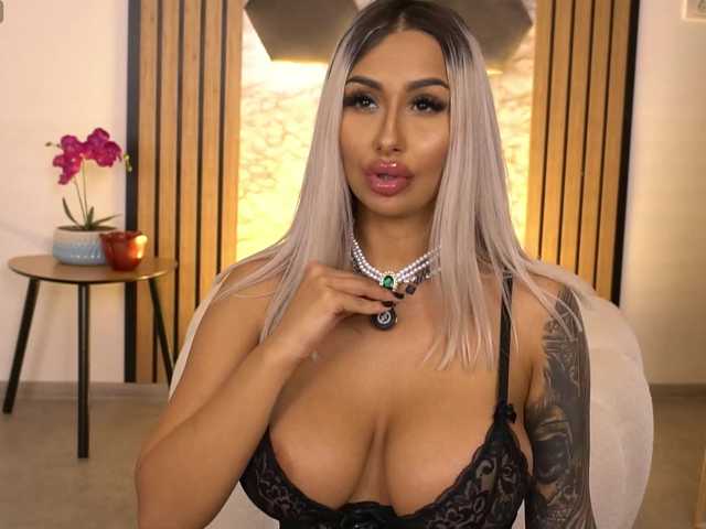 AmberGolden's BongaCams show and profile