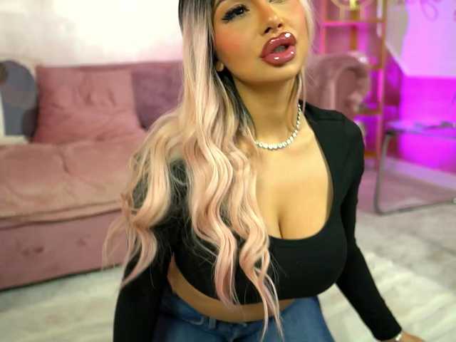 AmberGolden's BongaCams show and profile