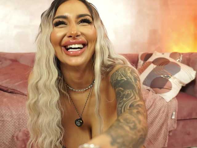 AmberGolden's BongaCams show and profile