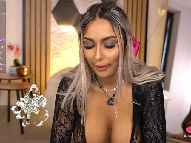AmberGolden's BongaCams show and profile