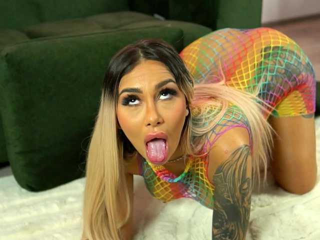 AmberGolden's BongaCams show and profile