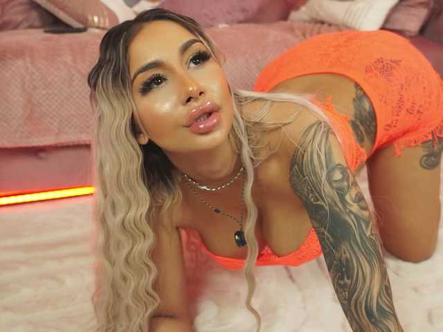 AmberGolden's BongaCams show and profile