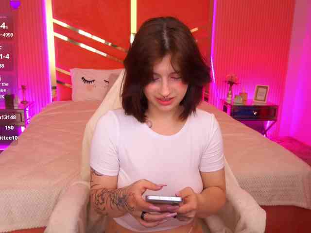 MikiiKiwi webcam