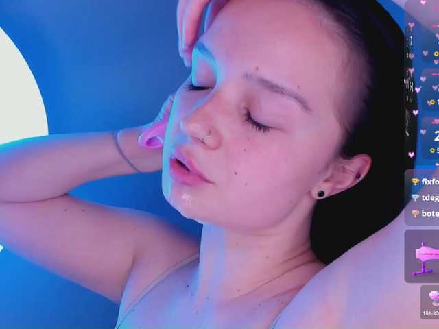 bitchpeace's BongaCams show and profile