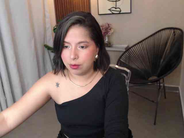 Sharlotte-Milk webcam