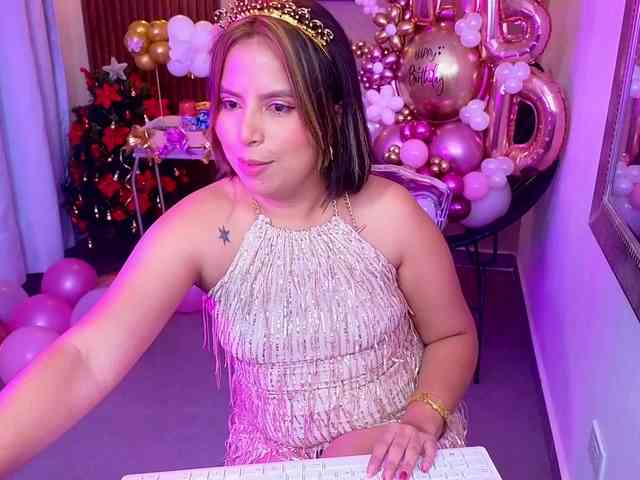 Sharlotte-Milk webcam