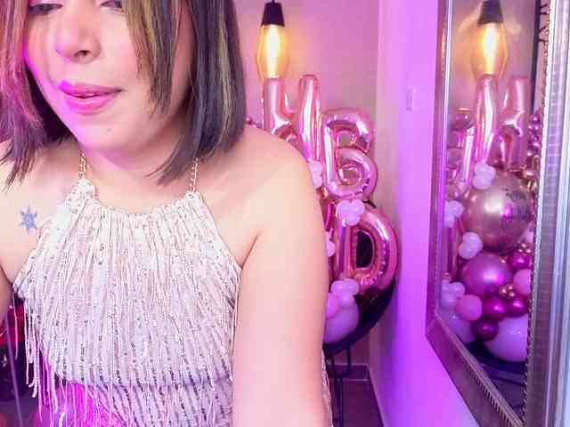 Sharlotte-Milk webcam