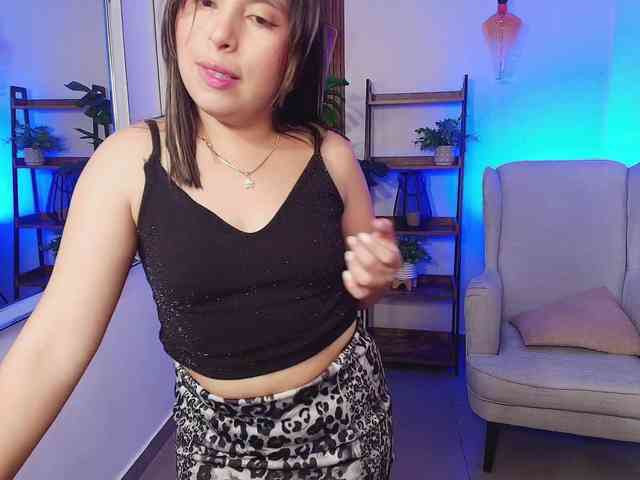 Sharlotte-Milk webcam