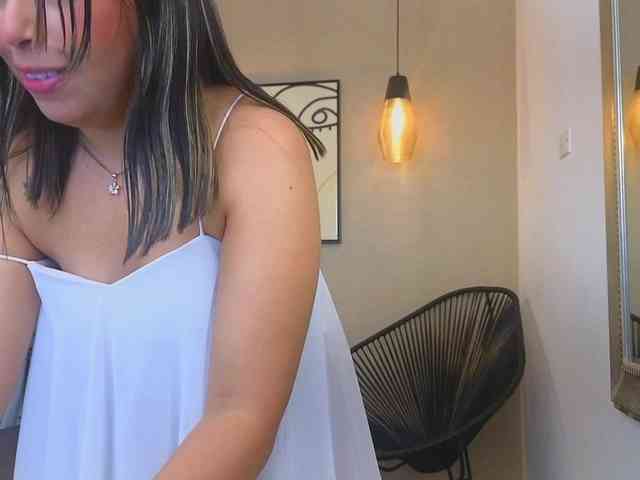 Sharlotte-Milk webcam