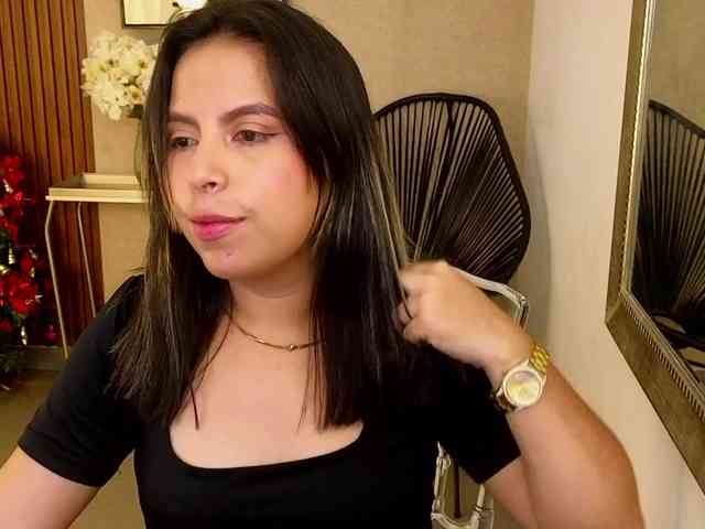 Sharlotte-Milk webcam