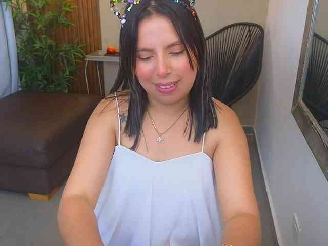 Sharlotte-Milk webcam