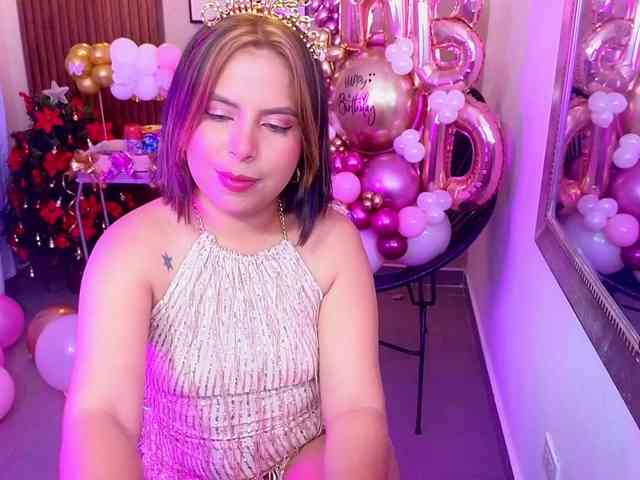 Sharlotte-Milk webcam