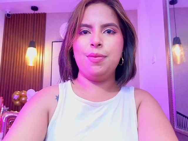 Sharlotte-Milk webcam