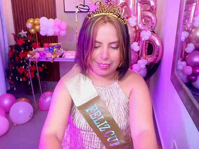 Sharlotte-Milk webcam