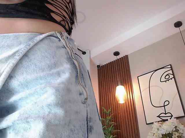 Sharlotte-Milk webcam